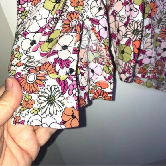 Jane & Delancey Floral Blouse Top M Floral Vneck Long  Sleeve Pleat - Picture 9 of 10